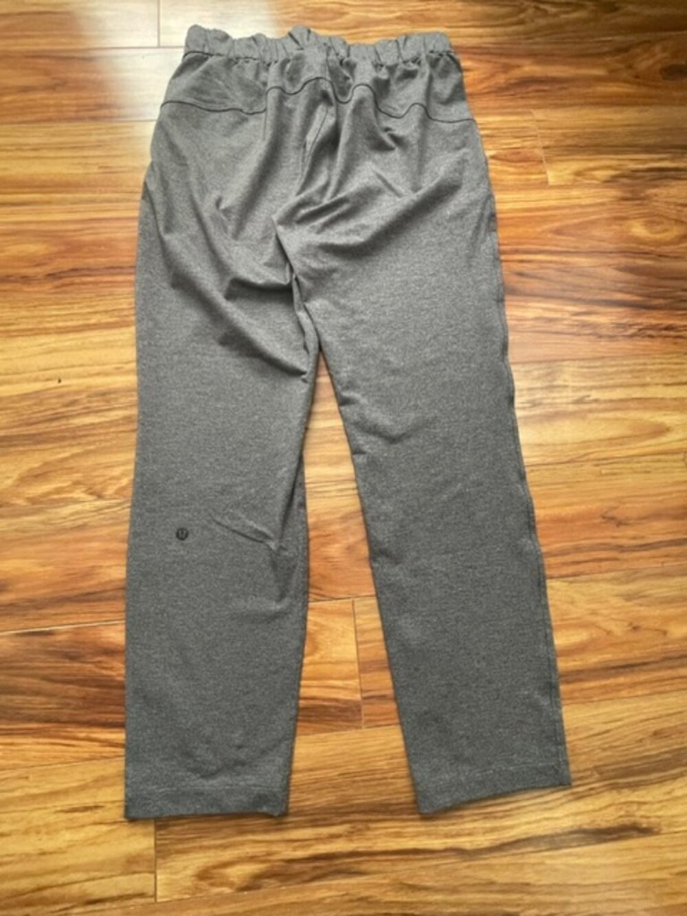 Lululemon Women's High-Rise On the Fly Capri Pants, Gray, Size 6 - Picture 2 of 7